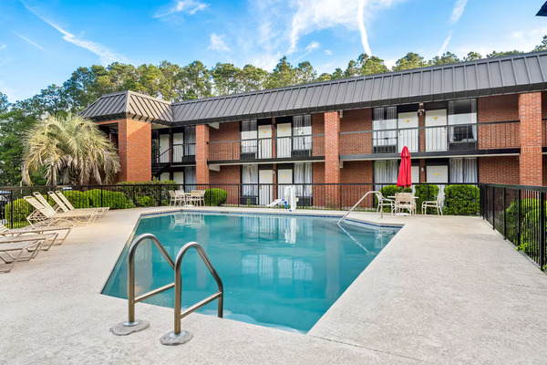 Days Inn by Wyndham Statesboro