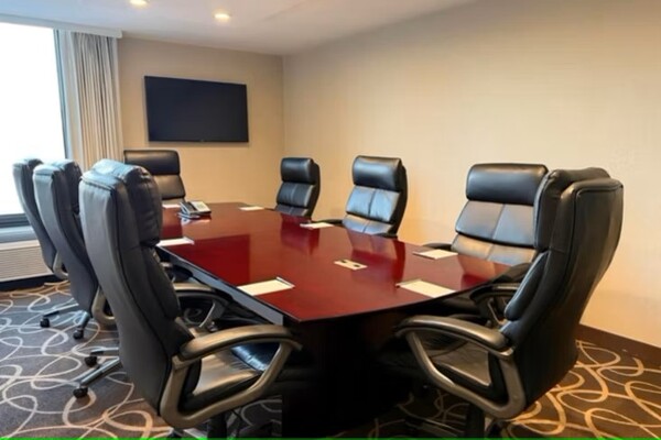 Crowne Plaza Newark Airport