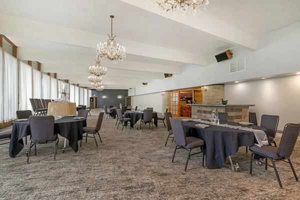 Fairway Inn & Suites