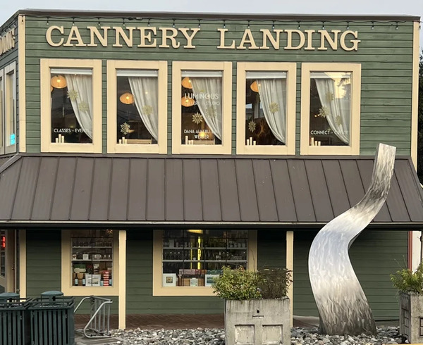 Luminous Gallery | Studio