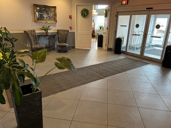 Riveredge Resort Hotel