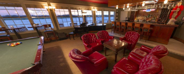 Hangar Hotel and Conference Center