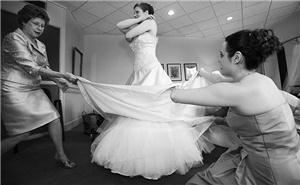 Cindy M Brown-Wedding Photojournalist