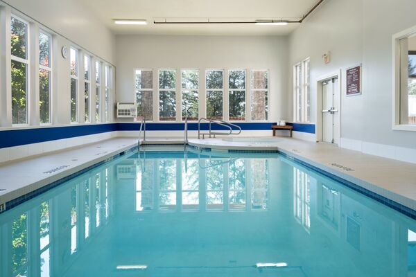 Four Points by Sheraton Victoria Gateway