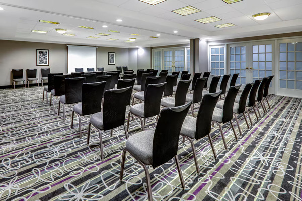 La Quinta Inn & Suites by Wyndham Dallas - Addison Galleria