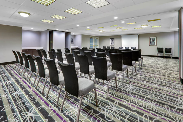 La Quinta Inn & Suites by Wyndham Dallas - Addison Galleria