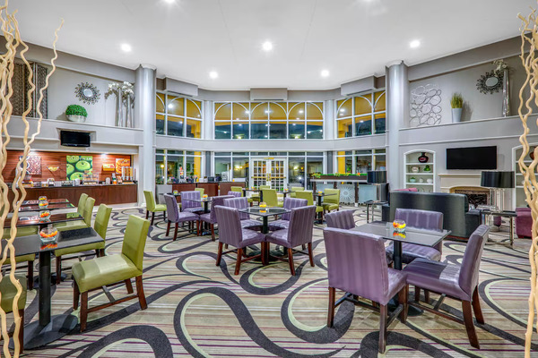 La Quinta Inn & Suites by Wyndham Dallas - Addison Galleria
