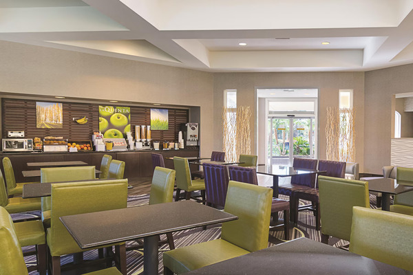 La Quinta Inn & Suites by Wyndham Ontario Airport
