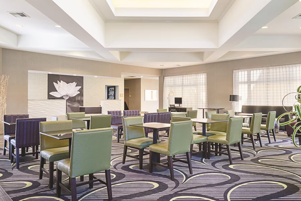 La Quinta Inn & Suites by Wyndham Ontario Airport