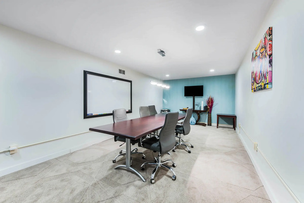 The Blu Hotel, Blue Ash