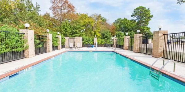 Grander Inn & Suites