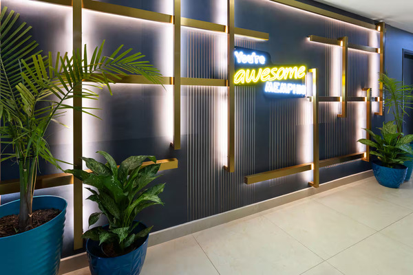 La Quinta Inn & Suites by Wyndham Memphis I-240-