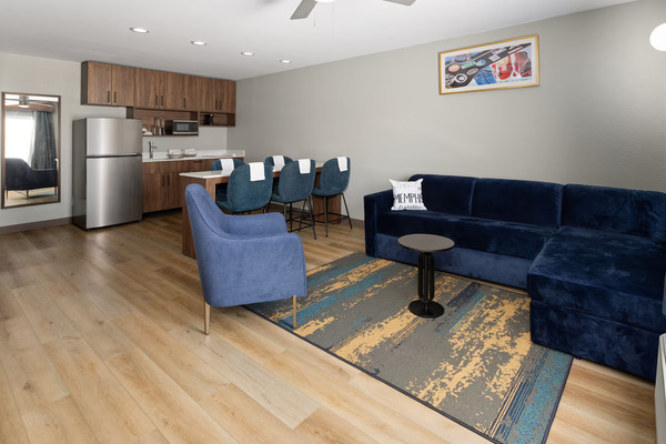 La Quinta Inn & Suites by Wyndham Memphis I-240-