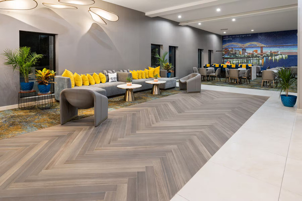 La Quinta Inn & Suites by Wyndham Memphis I-240-