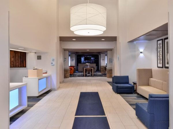 Holiday Inn Express Woodland, an IHG Hotel