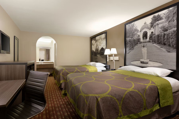 Super 8 by Wyndham Lake Charles Northeast