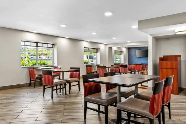 Comfort Inn & Suites Nashville Near Tanger Outlets I-24 Antioch