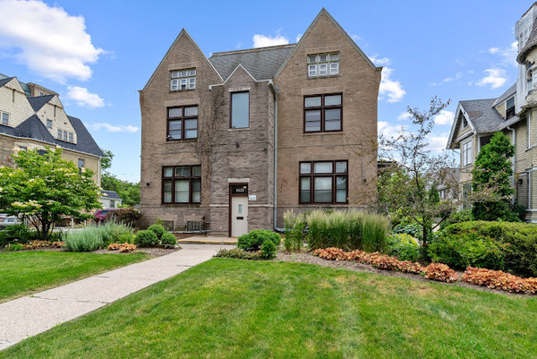 The Uplifting Mansion