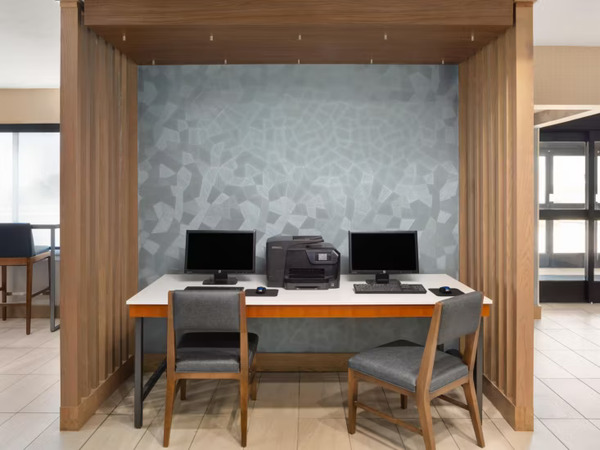 Holiday Inn Express & Suites Cherry Hills Omaha