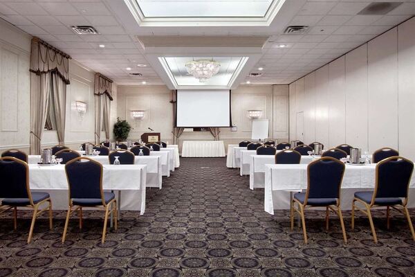 Hotel Belvoir Springfield