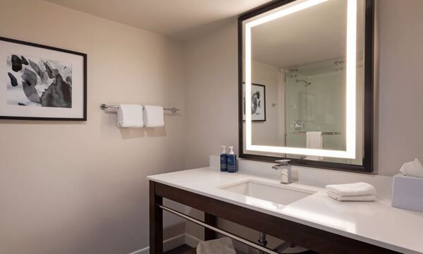 Four Points by Sheraton Bakersfield