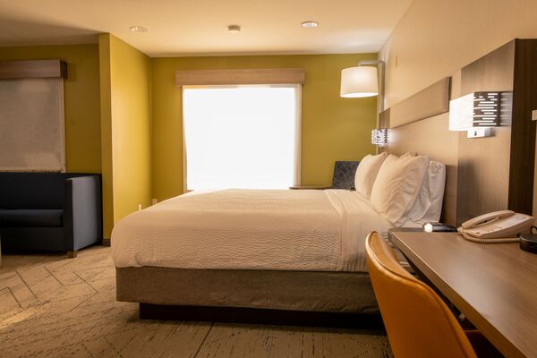 Holiday Inn Express & Suites College Station