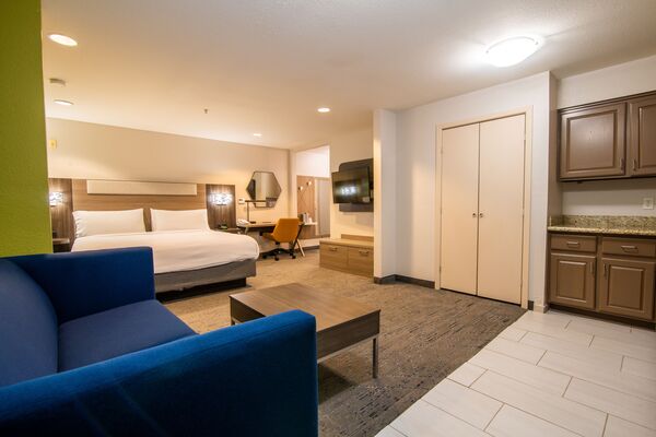 Holiday Inn Express & Suites College Station