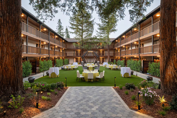Casa Mani Resort Napa Valley, Curio Collection by Hilton