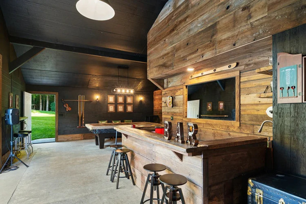 Speakeasy on Alder Lane