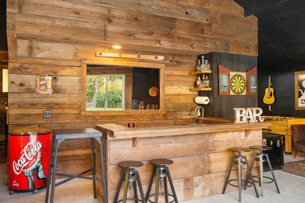 Speakeasy on Alder Lane