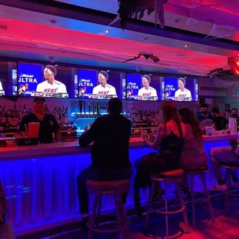 THE LUXURY BOX CLUB * ROOFTOP * BAR * CAFE BX & NJ