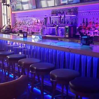 THE LUXURY BOX CLUB * ROOFTOP * BAR * CAFE BX & NJ