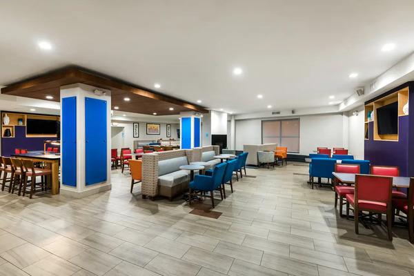 Country Inn & Suites by Radisson Downtown Albany NY