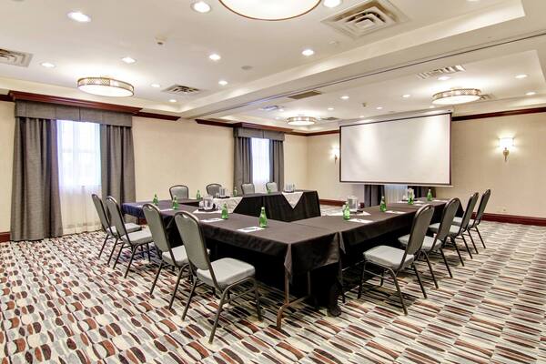 Homewood Suites by Hilton Toronto/Oakville