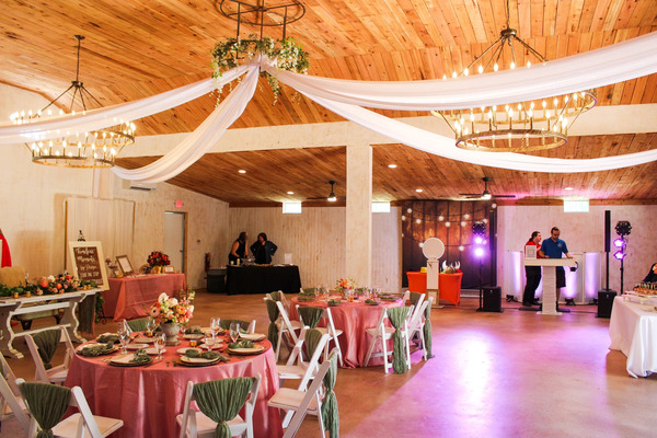 12 Oaks Hill Country Venue
