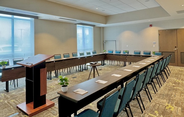 Hampton Inn & Suites Chicago Medical District UIC