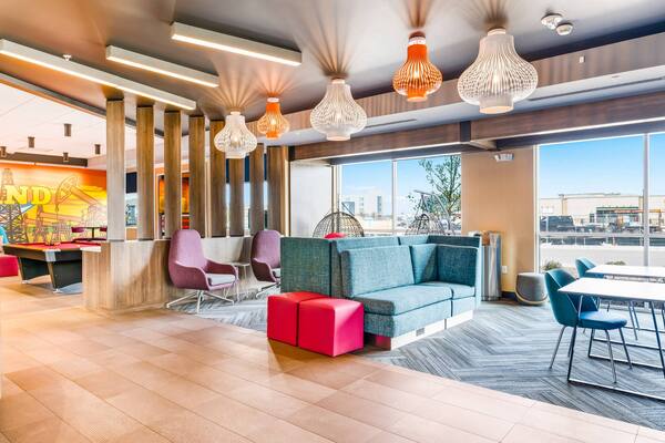 Tru by Hilton Midland