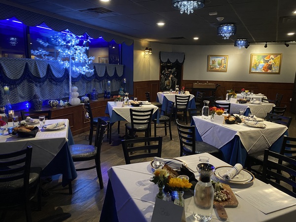 Storm King Lounge and Fare