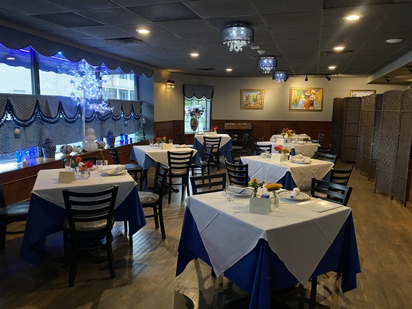 Storm King Lounge and Fare