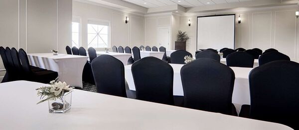 The Point Hotel & Suites