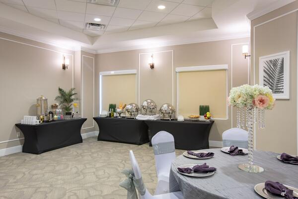 The Point Hotel & Suites