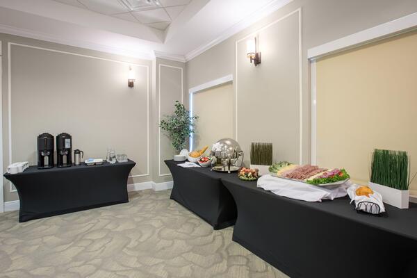 The Point Hotel & Suites