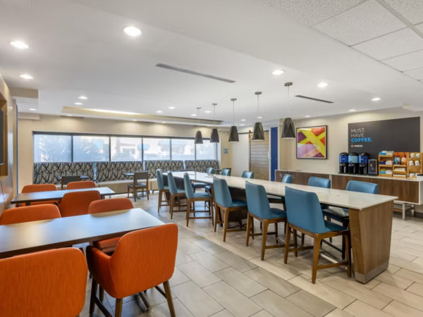 Holiday Inn Express Crestwood