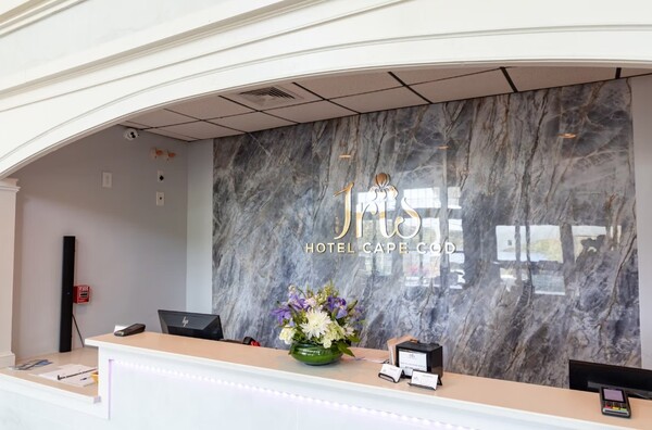 Iris Hotel Cape Cod