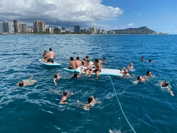 Aukai Catamaran        Your party - Your way!