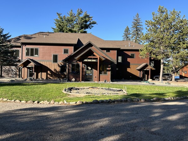 Pine Cone Lodge