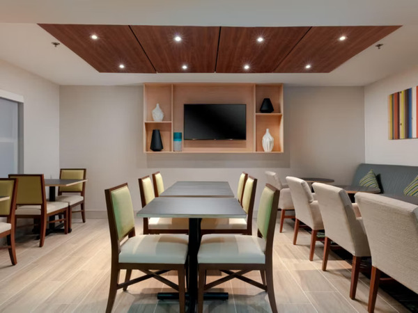 Holiday Inn Express Alpharetta - Roswell