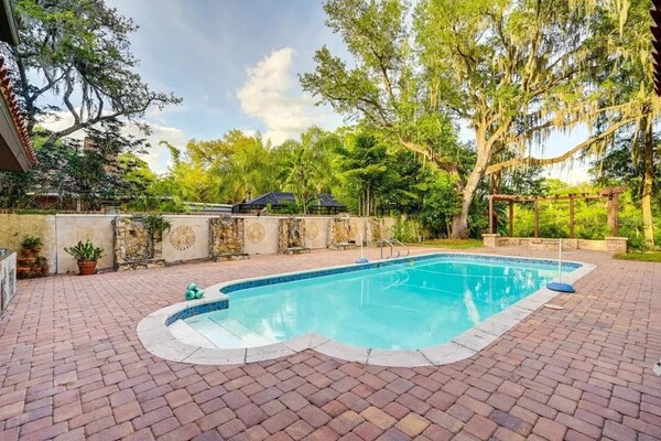 Perfect Redemption Properties