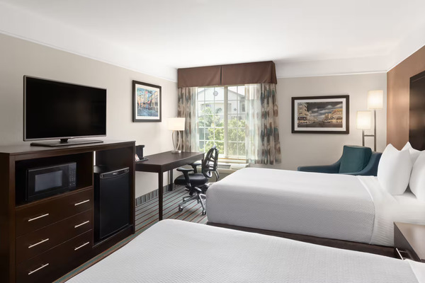 La Quinta Inn & Suites by Wyndham Bakersfield North