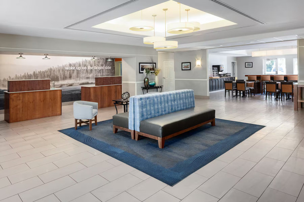 La Quinta Inn & Suites by Wyndham Bakersfield North